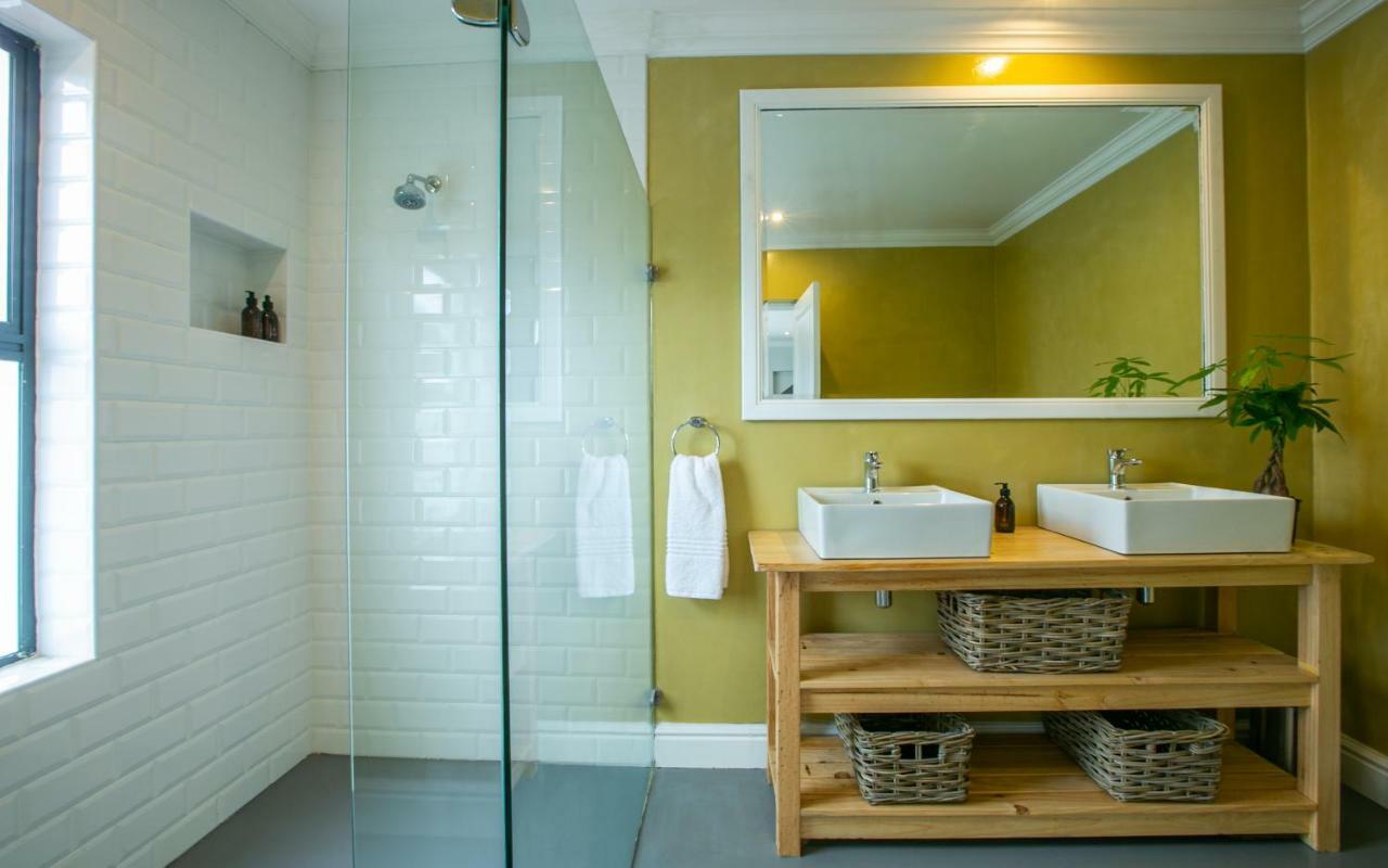Hout & About Guest House Hout Bay Exterior foto