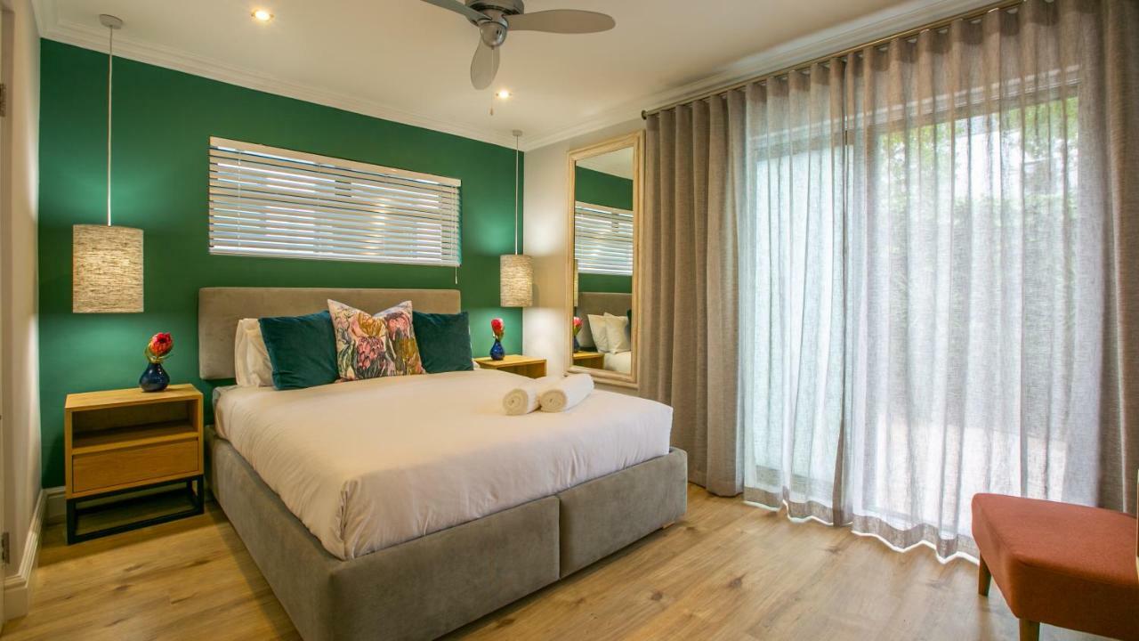 Hout & About Guest House Hout Bay Exterior foto