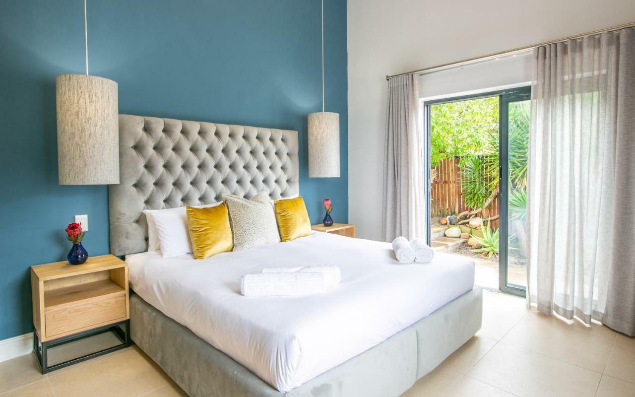 Hout & About Guest House Hout Bay Exterior foto